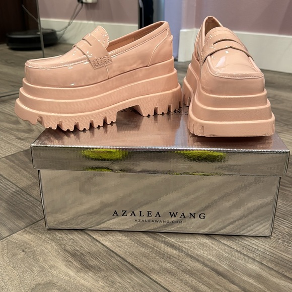 Shoes - Picture 2 of 4